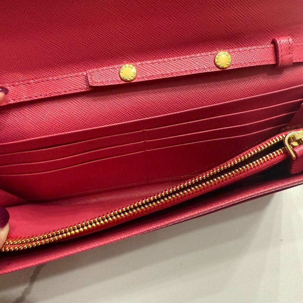 Prada Saffiano Wallet on Chain or clutch - Picture 8 of 12